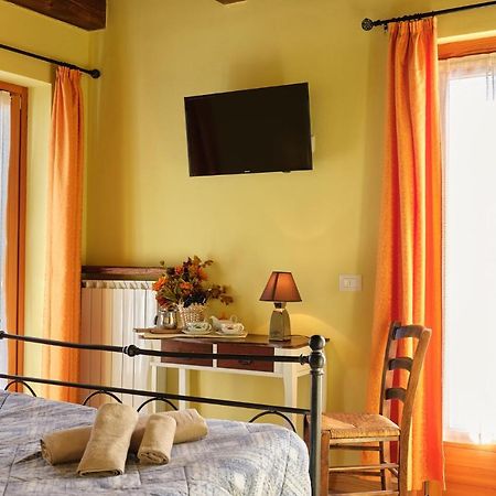 Circolo Operaio Acli Colloro Hotel Екстериор снимка
