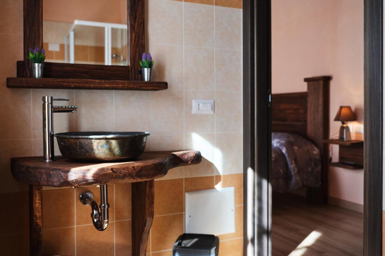 Circolo Operaio Acli Colloro Hotel Екстериор снимка