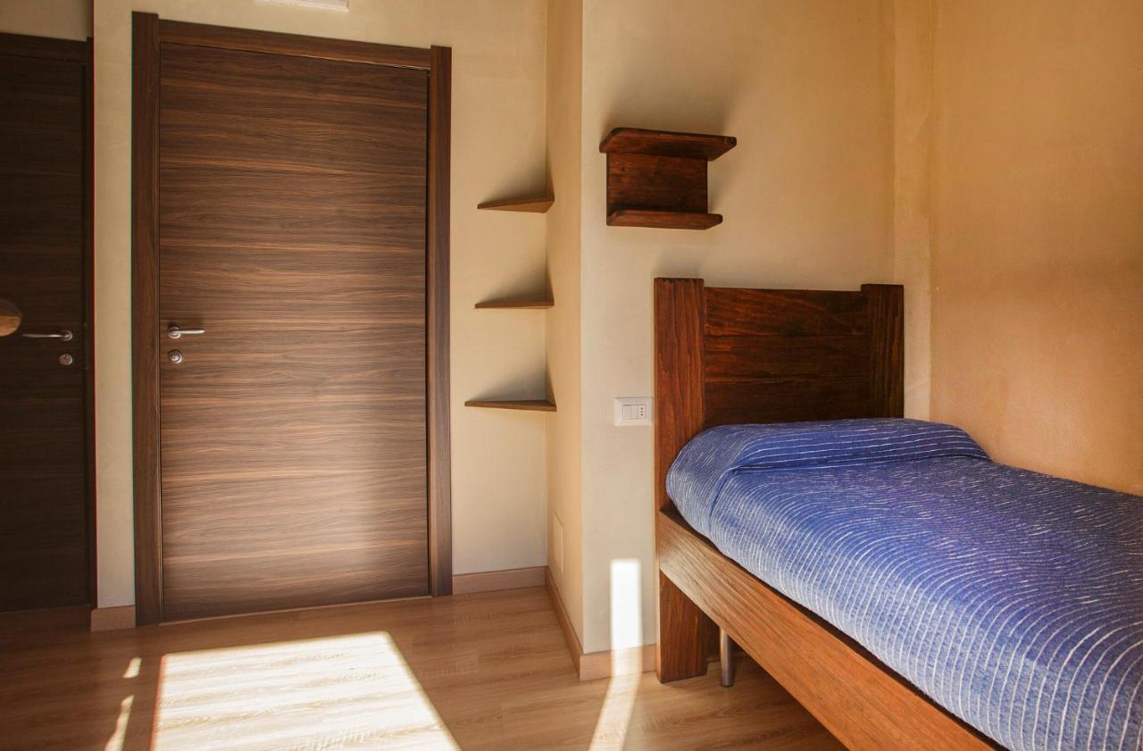 Circolo Operaio Acli Colloro Hotel Екстериор снимка